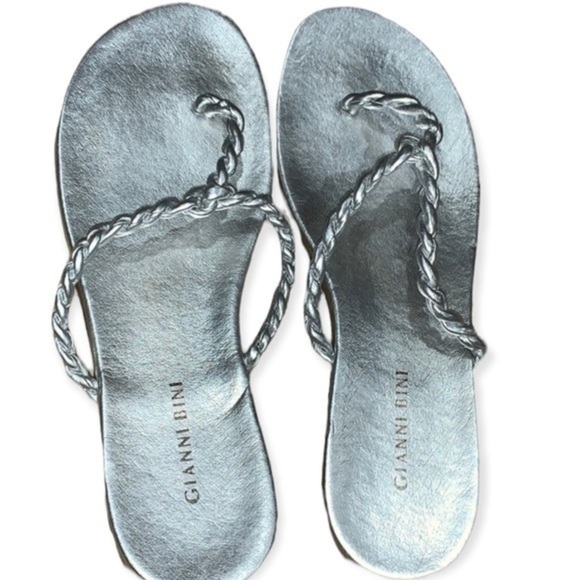 Gianni Bini silver sandals padded thong flip flop size 8 - Picture 1 of 8